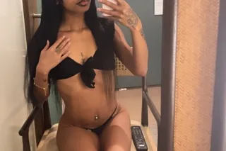 CREAMY 😘SLIPPERY WHEN WET 😝💦🌊SLIM THICK BADDIE 😍 - Image 3